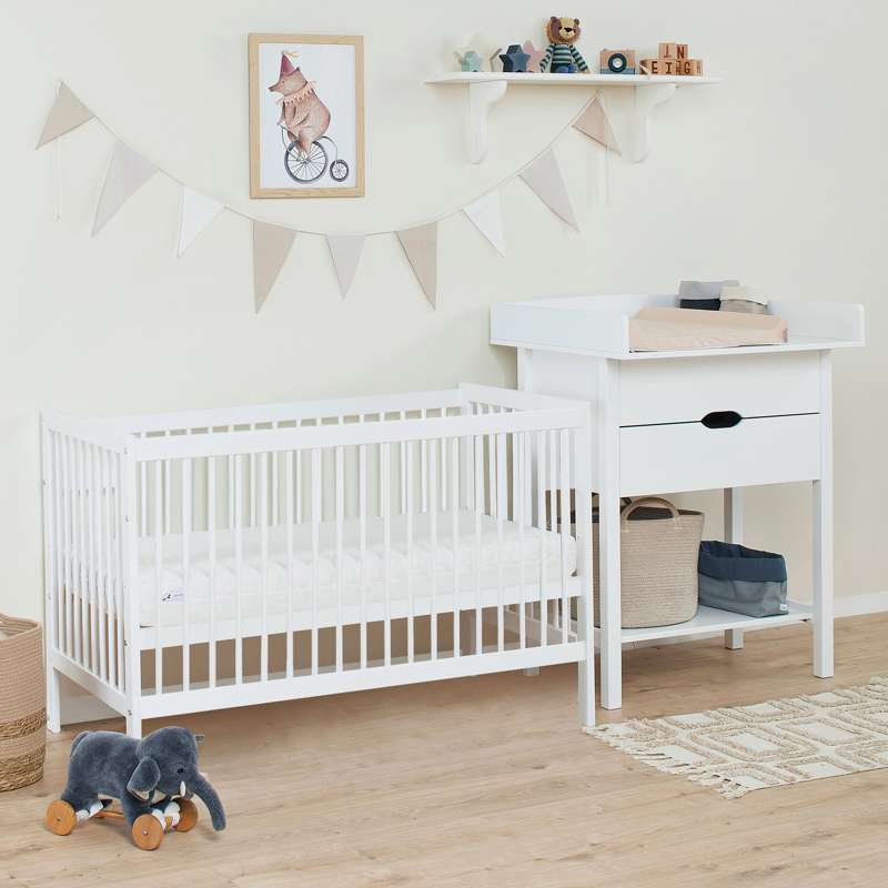 Hoppekids IDA-MARIE - Babyseng m. Justérbar Højde og Sidepanel - Hvid